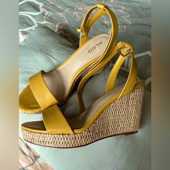 Aldo Shoes - ALDO WOMEN WEDGE SANDAL , NEW WITHOUT TAG . UNUSED